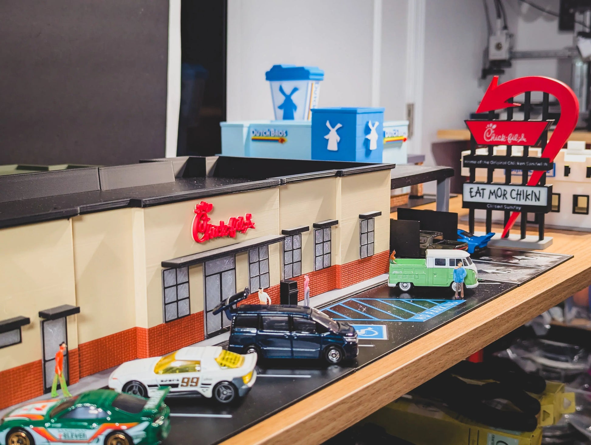Diorama Building Kits for Hot Wheels & Diecast Cars | Model Display Set Galvaleos