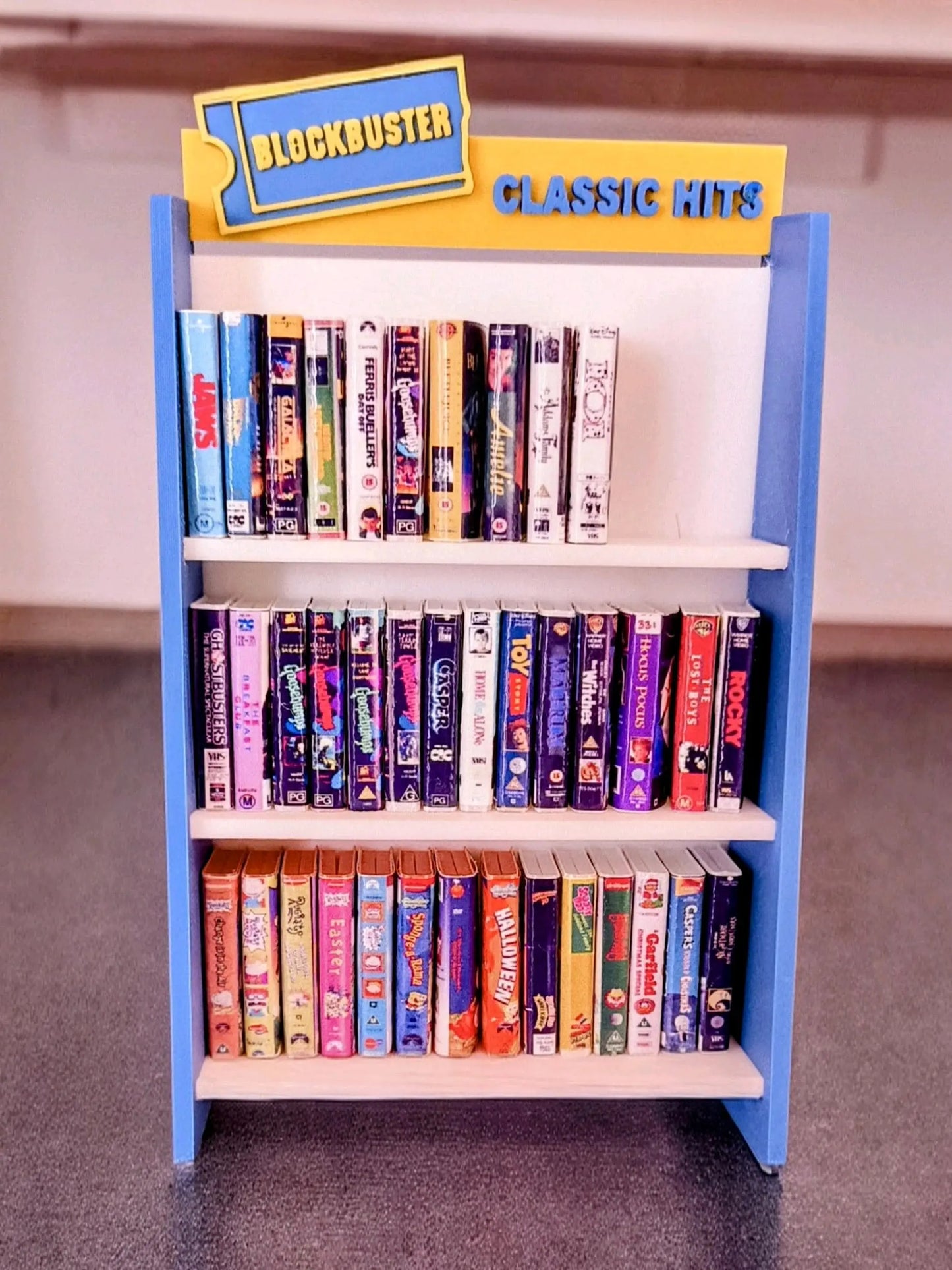 Miniature Horror VHS Collections - 1/6 Scale Retro VHS Movie Tapes - Home Decor Display Shelf - Customizable Blockbuster Shelf Galvaleos